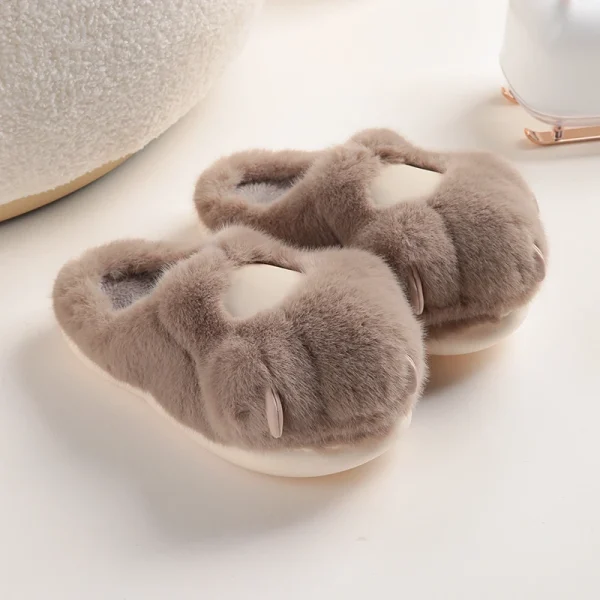 chaussure pantoufle de patte de chat en peluche